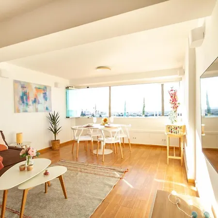 Banus - Beachfront - Prime Location - Bright 1br - 1ba - Frontline - Panoramic Mediterranean Views - Heart Of Center - Spectacular Sunrises & Sunsets - Perfect For Couples Apartment *
