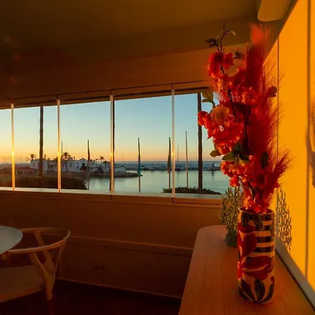 Banus - Beachfront - Prime Location - Bright 1br - 1ba - Frontline - Panoramic Mediterranean Views - Heart Of Center - Spectacular Sunrises & Sunsets - Perfect For Couples *