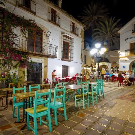 Banus - Beachfront - Prime Location - Bright 1br - 1ba - Frontline - Panoramic Mediterranean Views - Heart Of Center - Spectacular Sunrises & Sunsets - Perfect For Couples