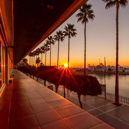 Apartment Banus - Beachfront - Prime Location - Bright 1br - 1ba - Frontline - Panoramic Mediterranean Views - Heart Of Center - Spectacular Sunrises & Sunsets - Perfect For Couples