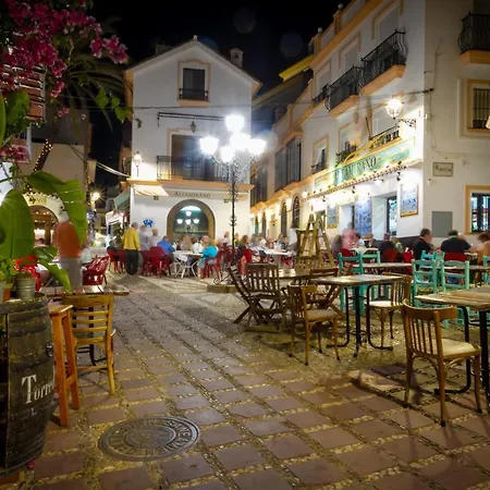 Banus - Beachfront - Prime Location - Bright 1br - 1ba - Frontline - Panoramic Mediterranean Views - Heart Of Center - Spectacular Sunrises & Sunsets - Perfect For Couples *